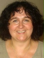 Anna Apostolakis-Gluzińska