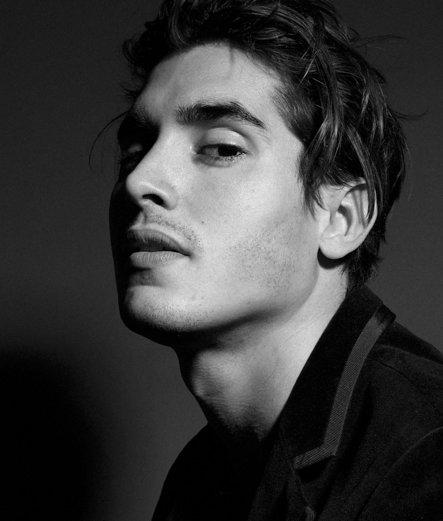 Henry Zaga